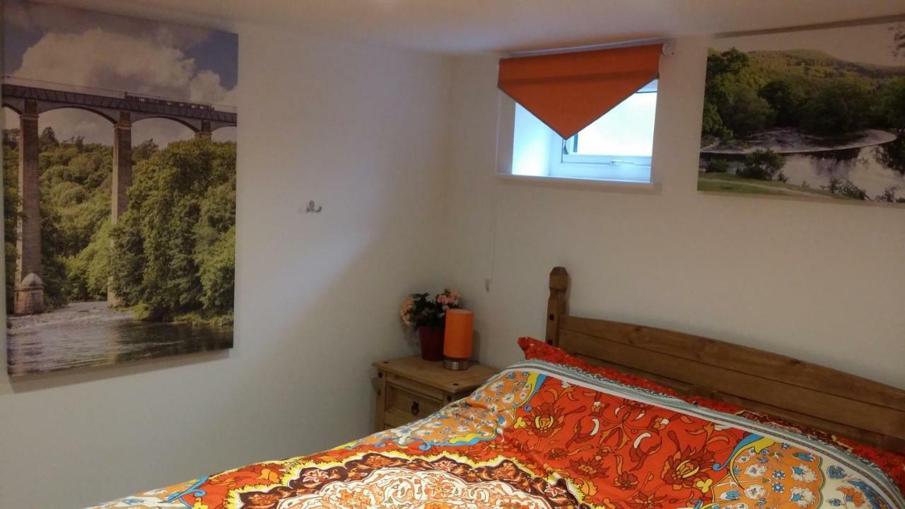 Welsh Row House Lejlighed Llandegla Eksteriør billede